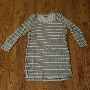 A Pea in the Pod Grey and White Striped Sweater